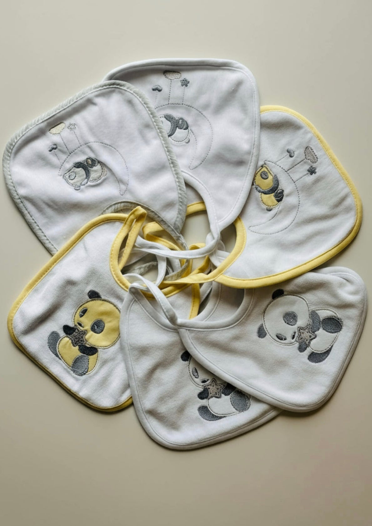 Bavaglino in ciniglia ricamati ELLEPI