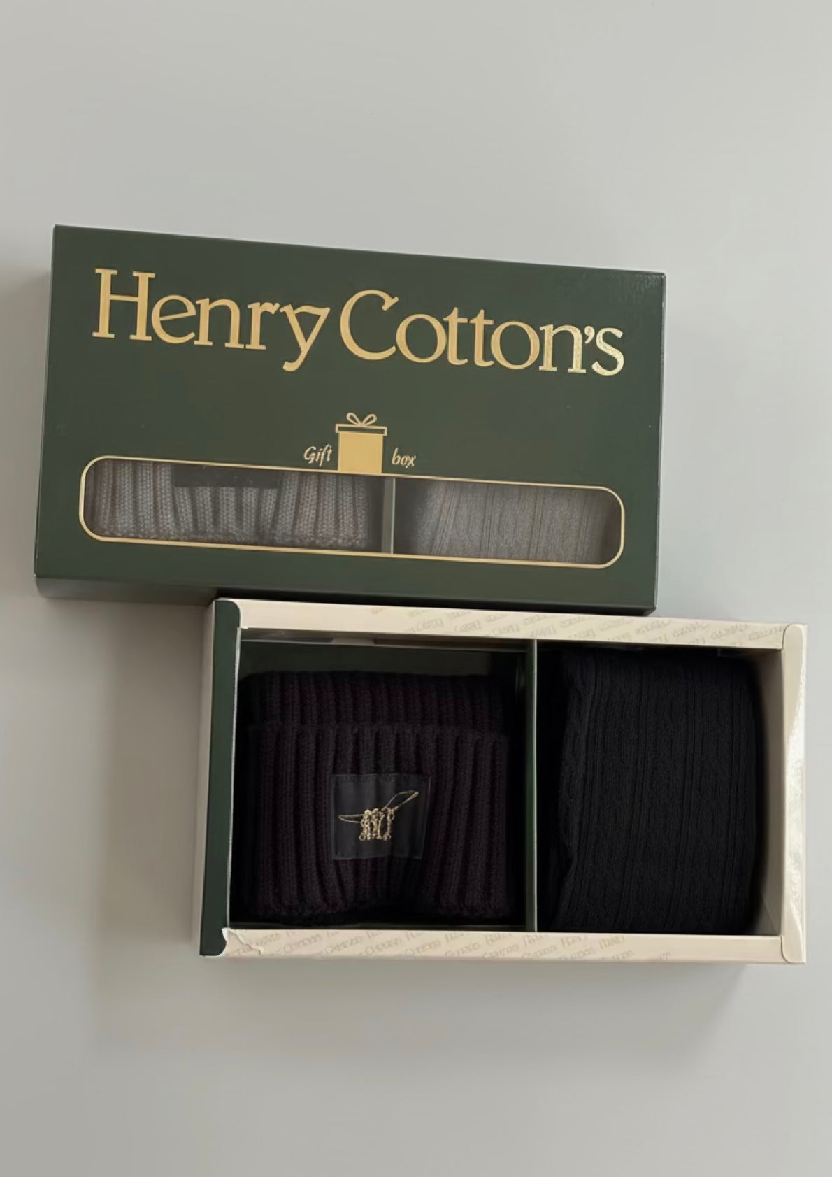 Gift Box con Cappello + Calza Lunga in Caldo Cotone - Henry Cotton’s