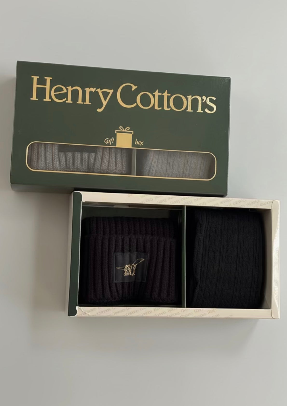 Gift Box con Cappello + Calza Lunga in Caldo Cotone - Henry Cotton’s