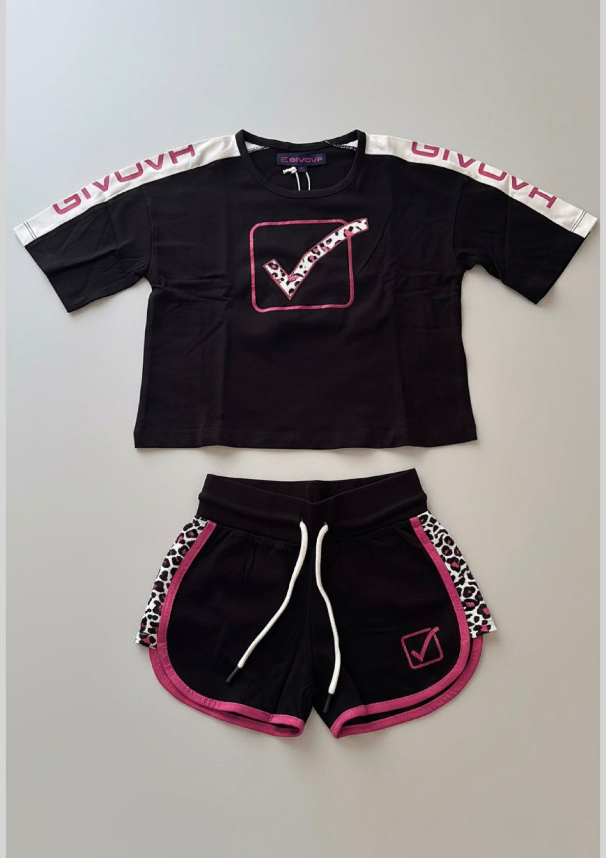 Completo Bambina T-Shirt e Shorts GIVOVA - Taglia 6 anni