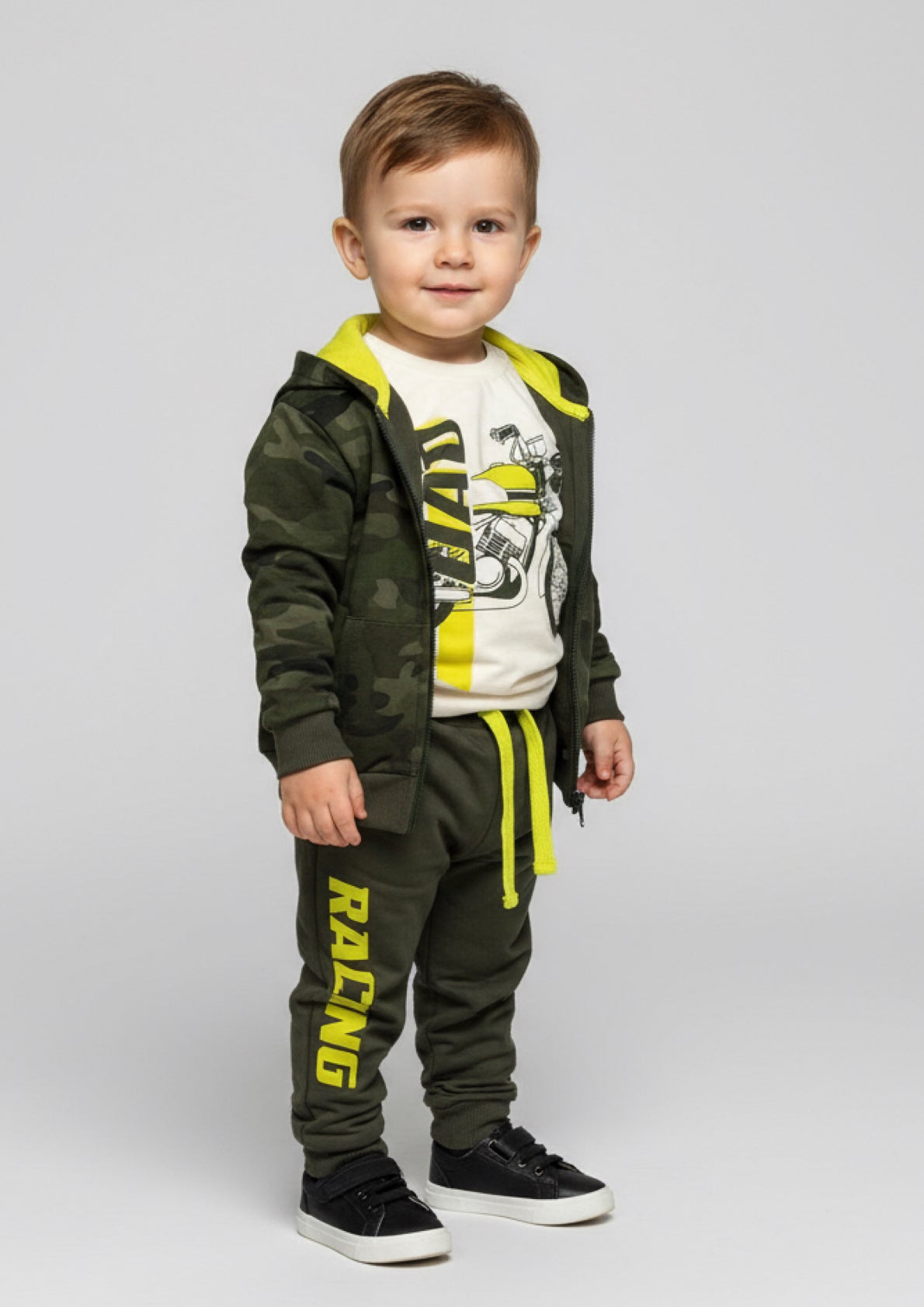 Completo tuta 3 pezzi, felpa aperta con zip e cappuccio, maglia in caldo cotone e pantalone LAST STAR