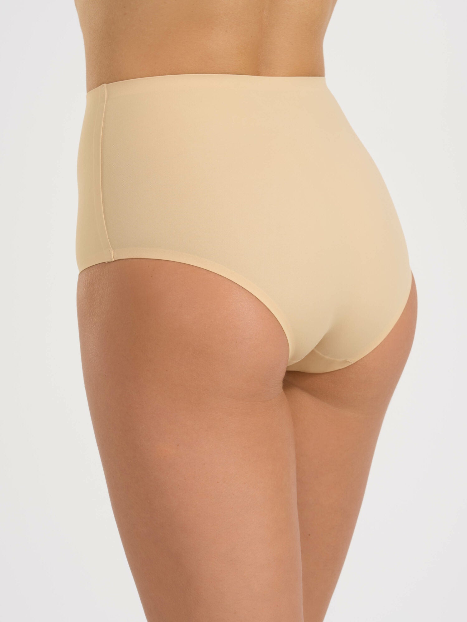 guainetta modello 3151 in microfibra elasticizzata donna AV INTIMO nudo taglia 2-8 dettaglio posteriore